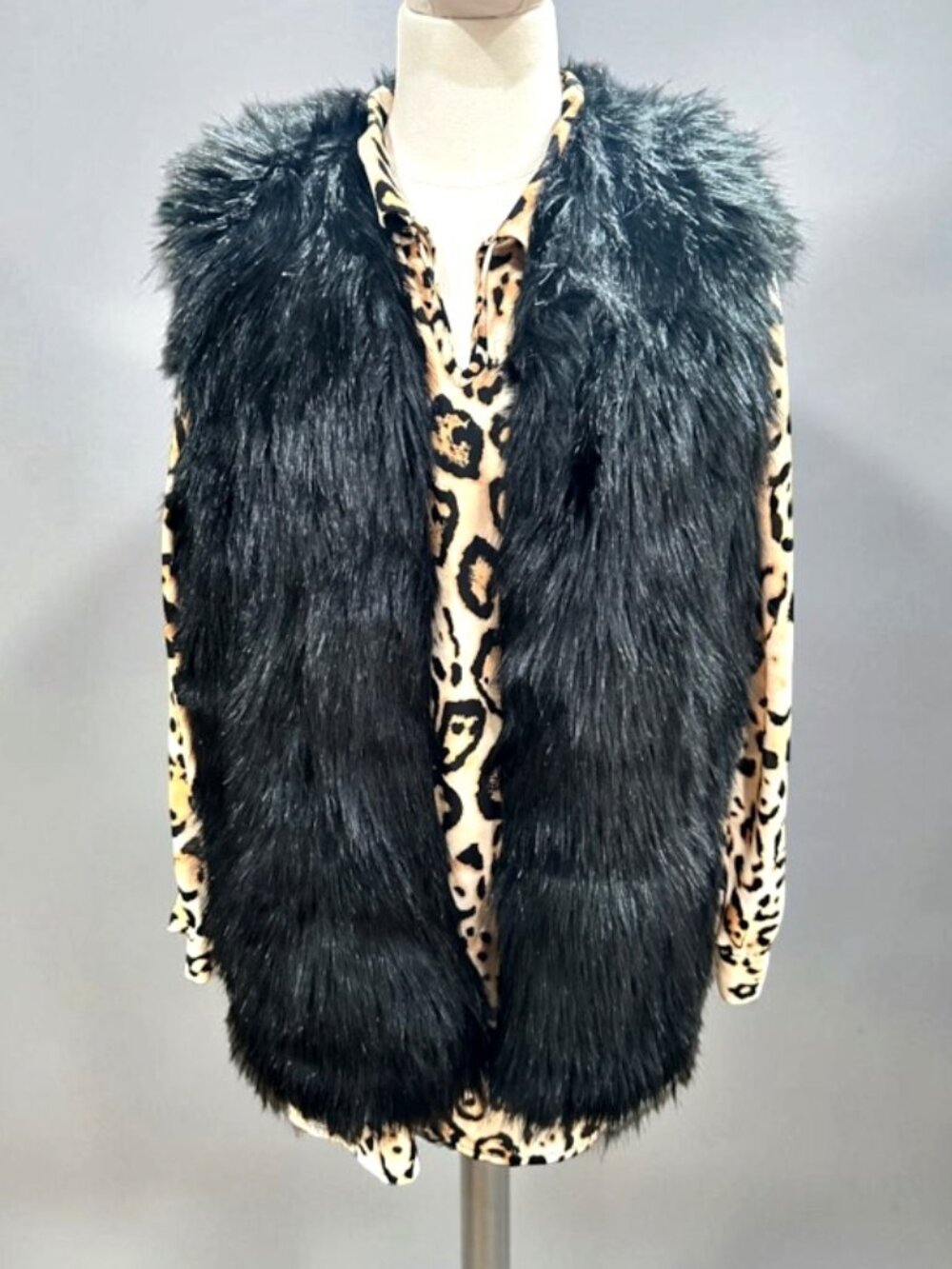Black Faux Fur Vest Womens S (4-6) Shaggy Fuzzy Open Front BOHO Glam Time Tru